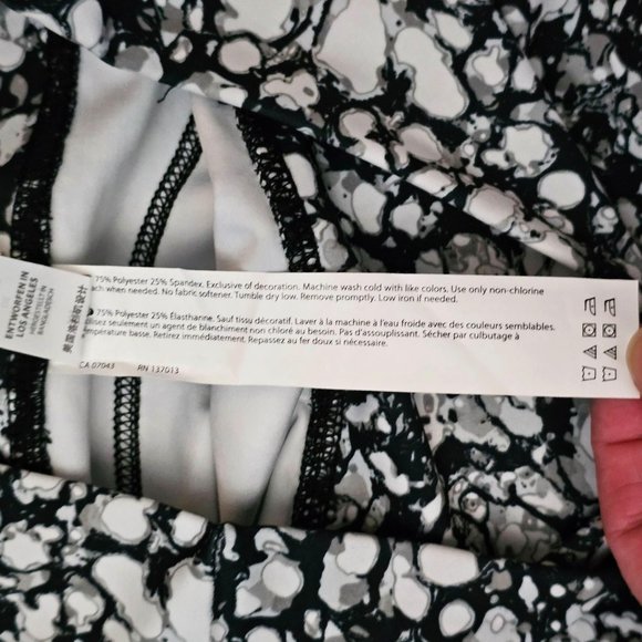 Marika Black & White Workout Leggins 25" (Medium) - Picture 4 of 8